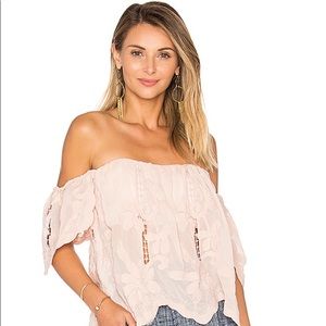 Off the shoulder top 💕
